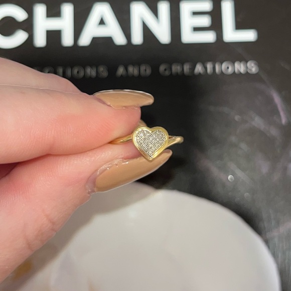 Gold Heart Ring - Picture 2 of 4